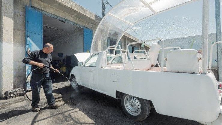 Wasiat Terakhir, Mobil Paus Fransiskus Diubah Jadi Klinik Keliling di Gaza