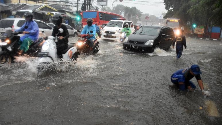 Hujan Sejak Semalam, 4 RT dan 6 Ruas Jalan di Jakarta Terendam Banjir Pagi Ini