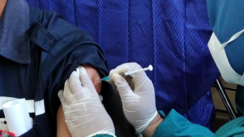 Kabar Baik, 16 Juta Lebih Orang Indonesia Sudah Disuntik Vaksin COVID-19