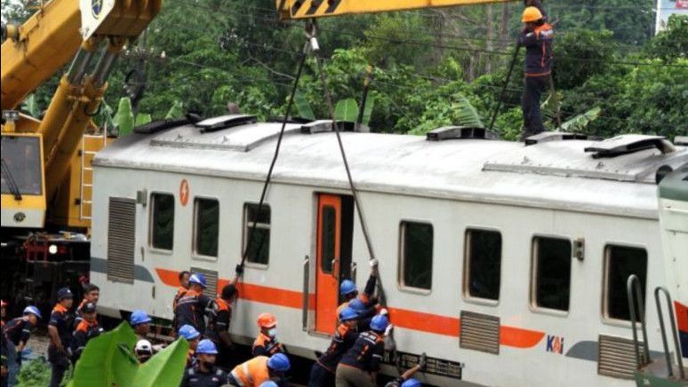 Kereta Pandalungan yang Anjlok di Sidoarjo Selesai Telah Dievakuasi, Jalur Kereta Sudah Bisa Dilewati