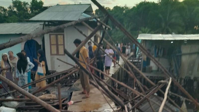 Diterjang Puting Beliung, Puluhan Rumah di Pulau Kasu Batam Rusak