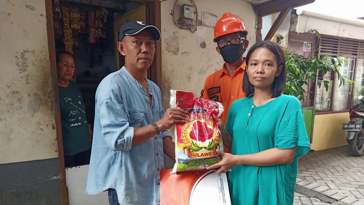 Gubernur Sulsel Sigap Bantu Korban Kebakaran di Cenderawasih, Warga: Kami Berterima Kasih, Pak!