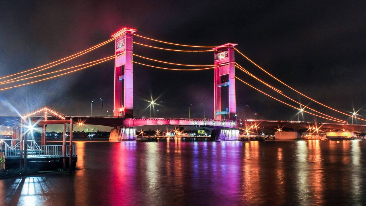 Viral Preman Palak dan Halangi Jalan Wisatawan di Jembatan Ampera Palembang, Kacau!