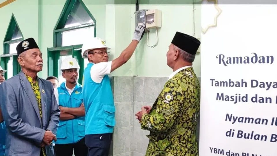Sambut Ramadan, PLN Gratiskan Biaya Tambah Listrik 237 Masjid di Jakarta