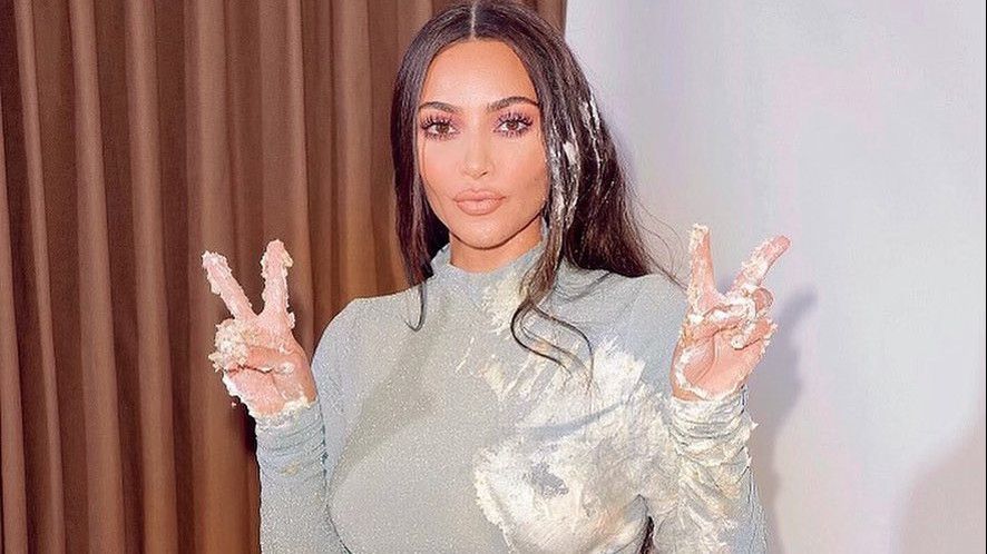 Usai Karya Anaknya Dibully, Kim Kardashian Pamer Tas Hermes yang Dilukis North West