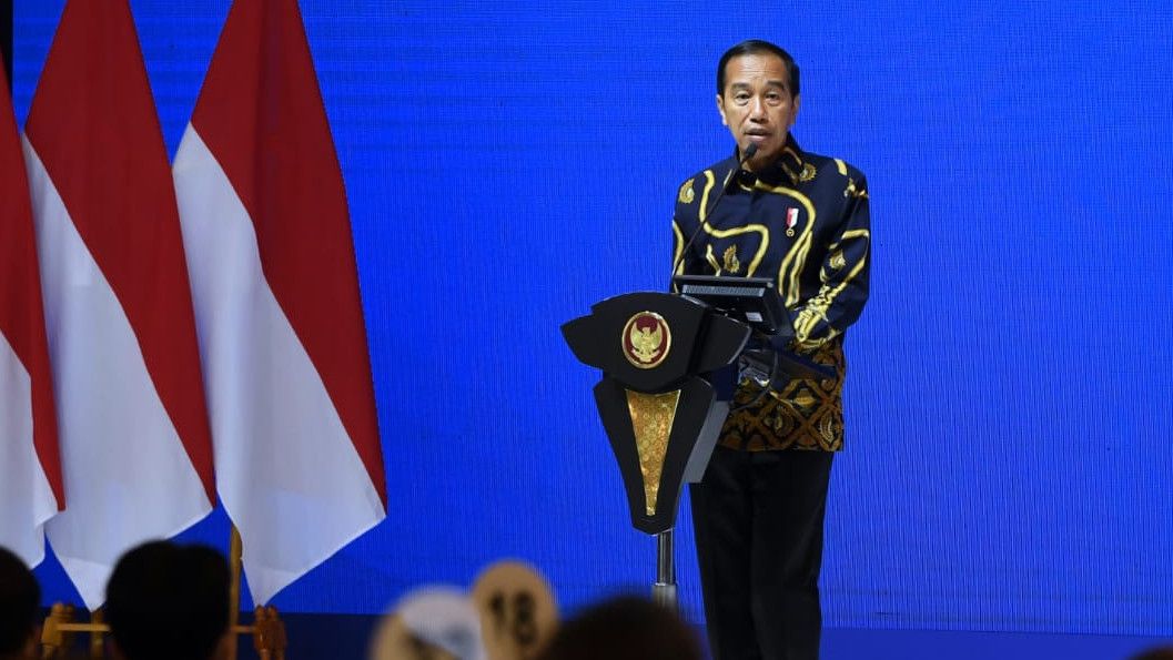 Curhat Jokowi: Wisata Dalam Negeri Sepi Tapi Warga Indonesia Berbondong-bondong ke Luar Negeri
