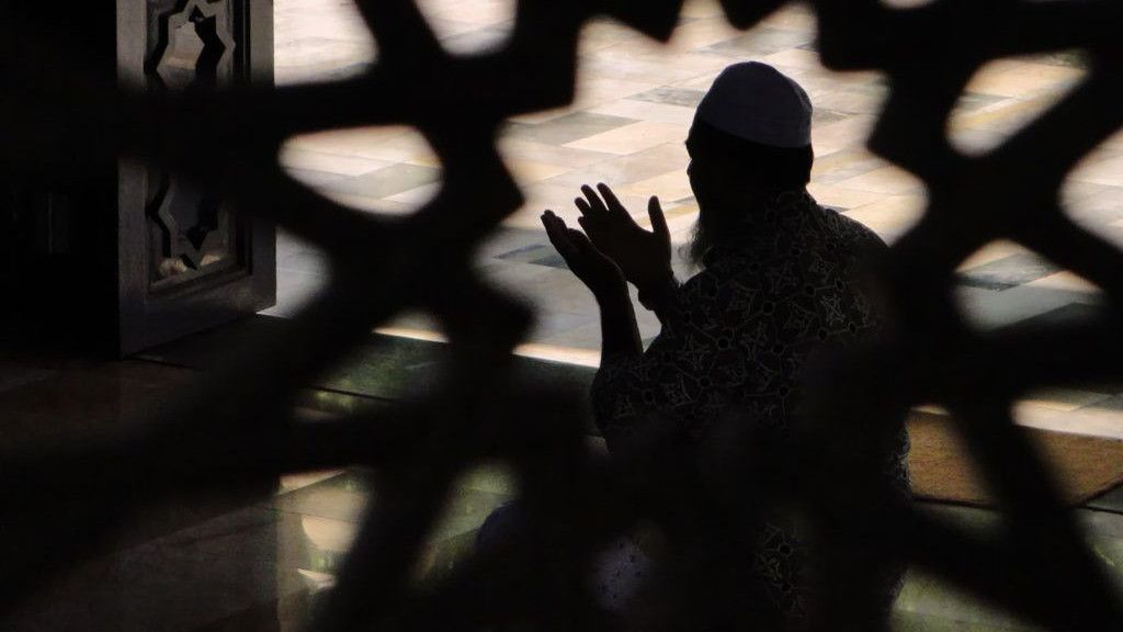 Berikut Keutamaan Salat Tahajud di Bulan Ramadan, Salah Satunya Doa Cepat Terkabul