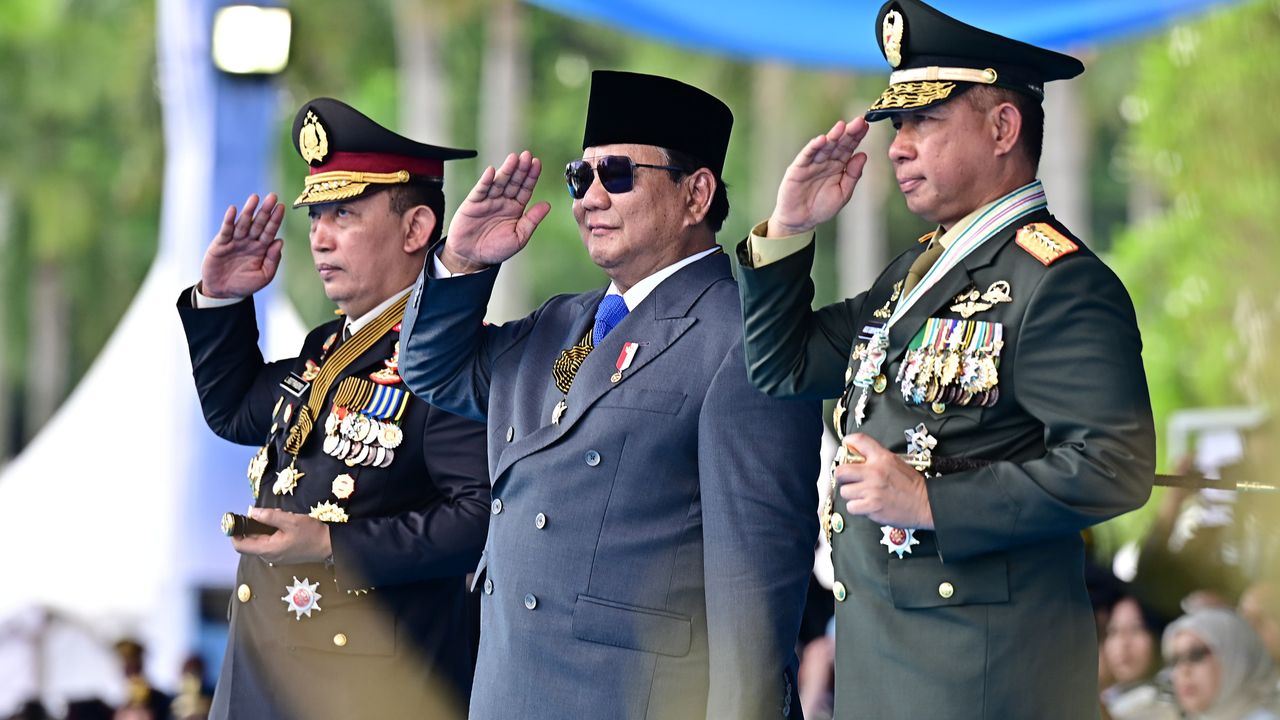 Prabowo Puji Kepemimpinan Listyo Sigit di Hari Bhayangkara: Polri Sungguh Turun ke Rakyat