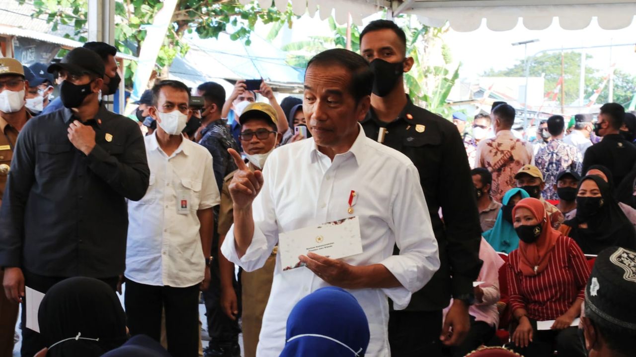 Jokowi Minta Bansos Jangan Buat Beli HP