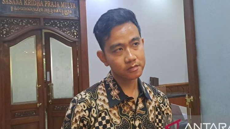 Rocky Gerung dan Refly Harun Dilaporkan karena Hina Jokowi, Gibran: Biasa Saja, Santai Saja