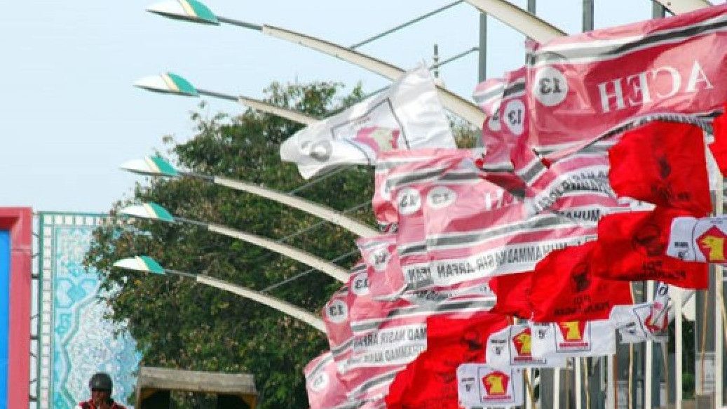 Polisi Minta Warga Laporkan Alat Peraga Kampanye yang Ganggu Lalu Lintas di DKI