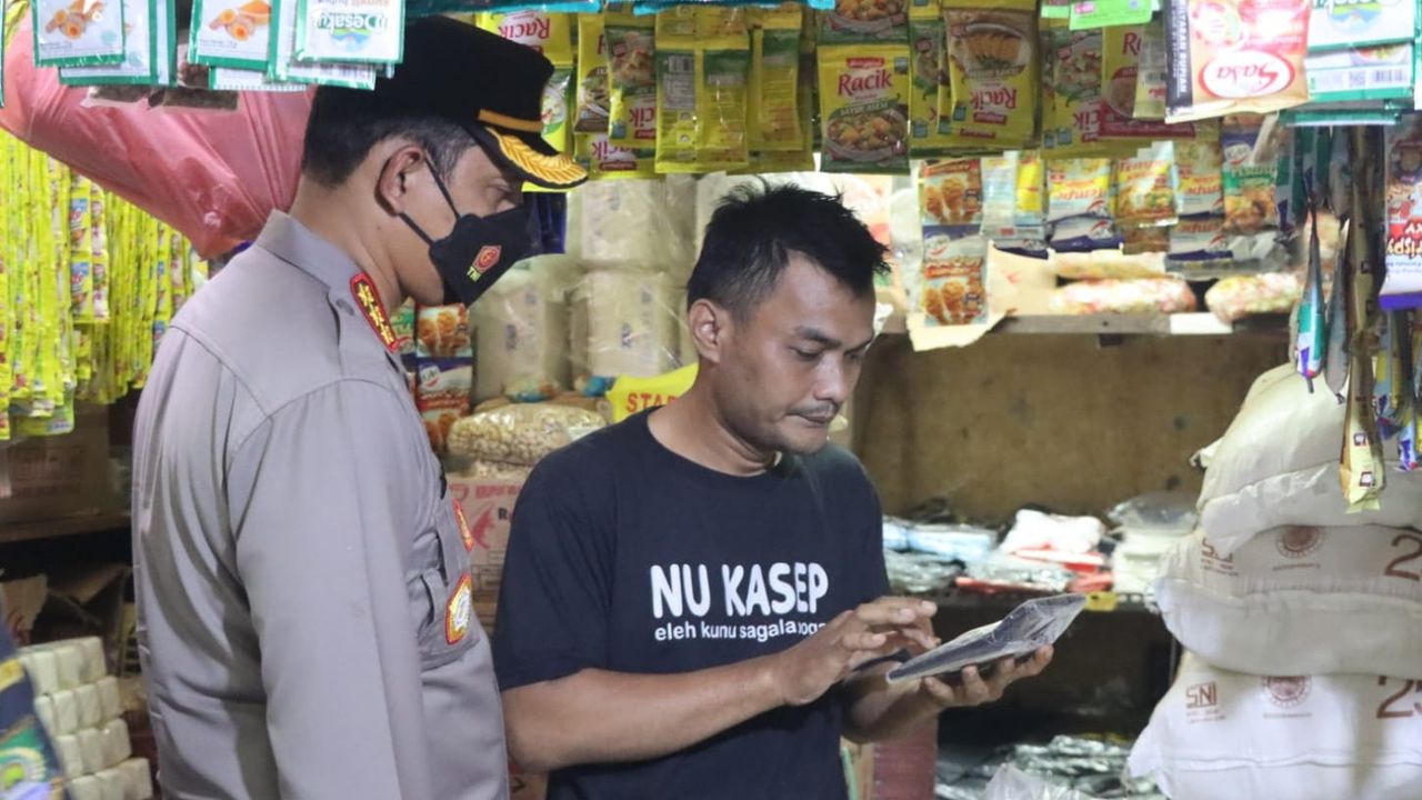 Sidak Pasar di Tangerang, Masih Banyak Pedagang Jual Minyak Goreng di Atas HET