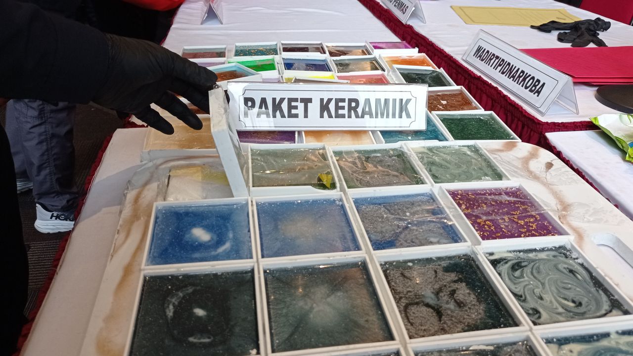 Polri Gagalkan Penyelundupan Sabu Jaringan Jerman-Indonesia yang Diselipkan dalam Paket Keramik