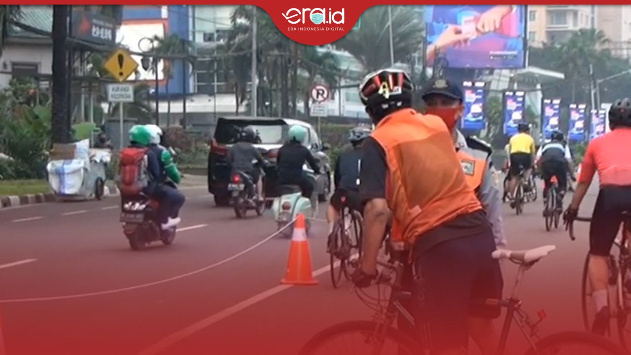 Kecewa, Pesepeda Non Road Bike Diminta Keluar Lintasan di JLNT Kampung Melayu- Tanah Abang