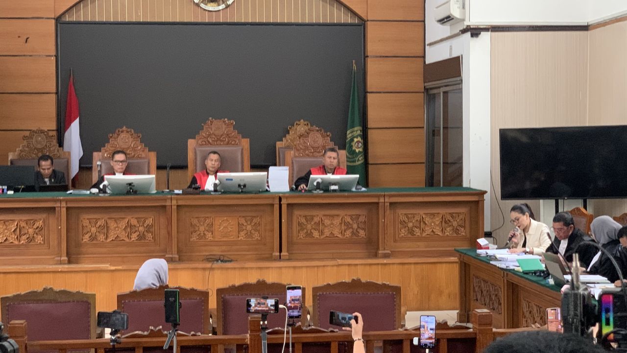 Reza Gladys Sebut Dokter Oky Pratama Kompori Dirinya Buat Sumpal Uang ke Nikita Mirzani