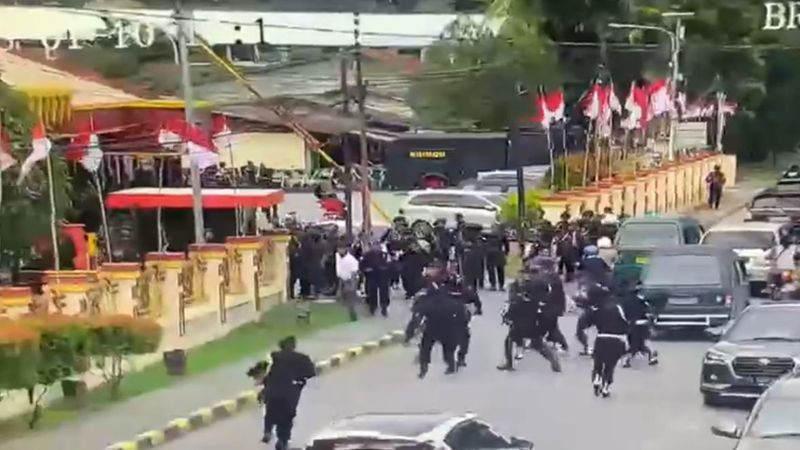 Serang Aparat Di Bandara Sentani, Satu Orang Simpatisan Lukas Enembe ...