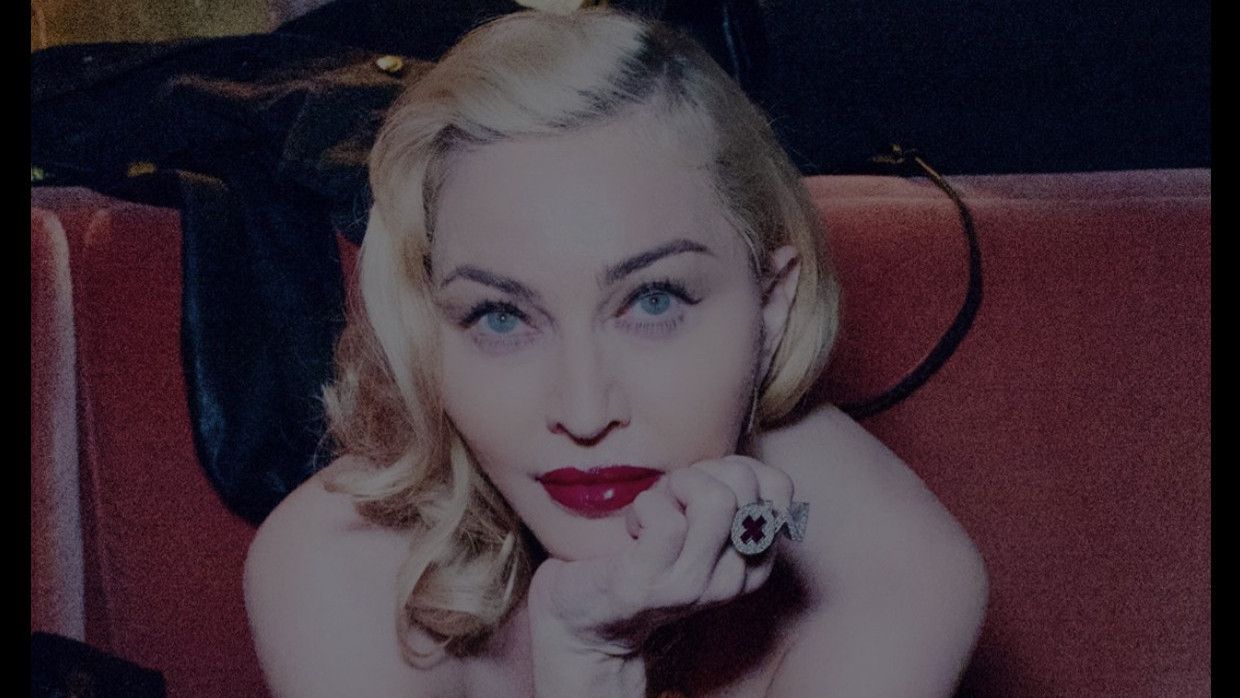 Posting Madonna Diblur dan Diblokir Instagram, Kok Bisa?