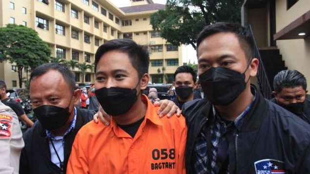 Kasus Penipuan Binary Option Doni Salmanan Dilimpahkan ke PN Bale Bandung, Ada 141 Barang Bukti