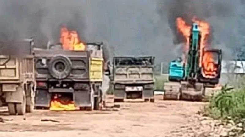 Tabrak Balita hingga Tewas, Massa Bakar Truk di Dogiyai Papua