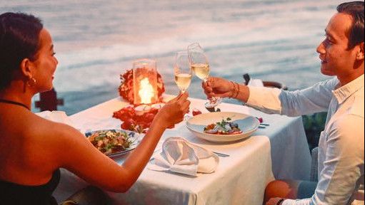 Romantis dan Mewah, Rekomendasi Tempat Rayakan Valentine di Atas Perbukitan Uluwatu Bali