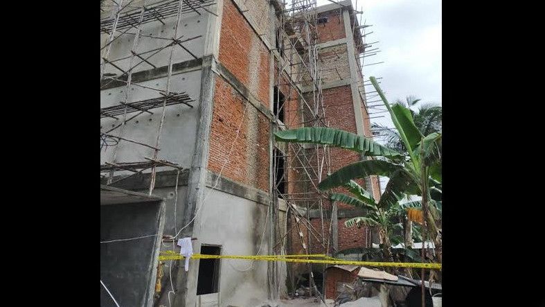 Nahas, Tukang Bangunan Jatuh dari Lantai Empat Gedung 'Sarang Walet'