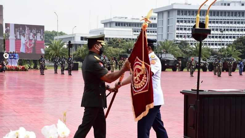 Sertijab Panglima TNI, Hadi Tjahjanto: Saya Selalu Berdoa untuk Adik Saya Jenderal TNI Andika Perkasa