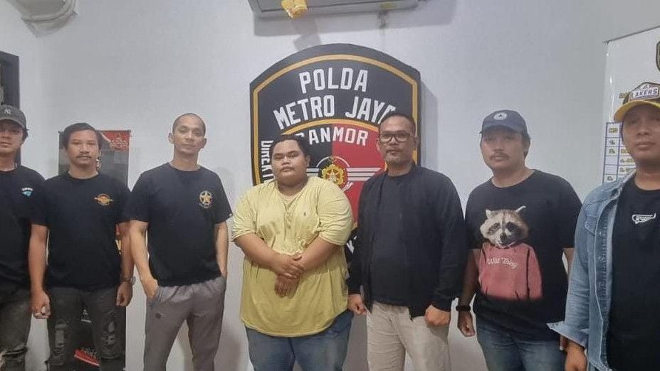 Polisi Tangkap Sopir Taksi Online Viral yang Rusak Mobil Taksi Bluebird di Jakarta