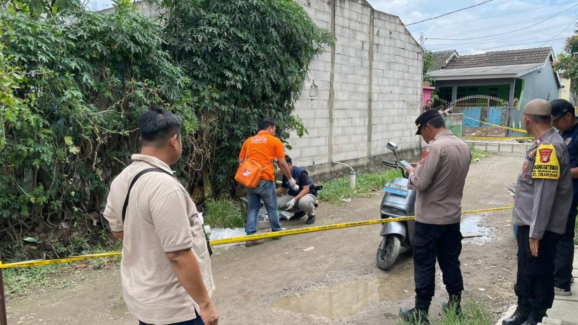 Kronologi Aktor 'Mak Lampir' Sandy Permana Tewas Ditusuk di Bekasi, Tetangga Histeris