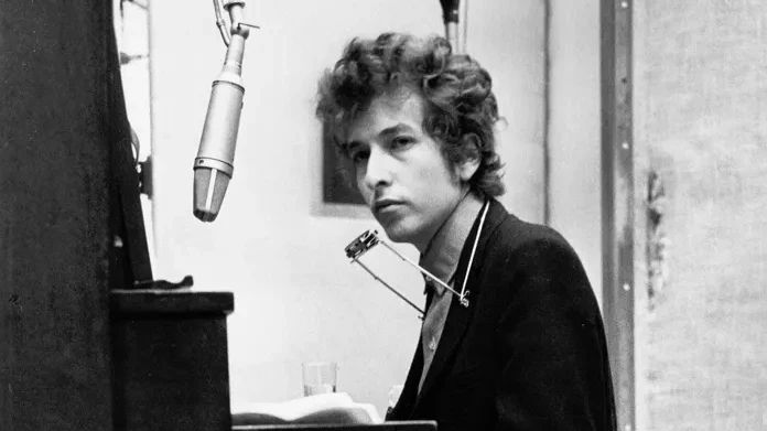 Bob Dylan, Penyanyi Folklor Satu-satunya yang Diganjar Nobel Sastra