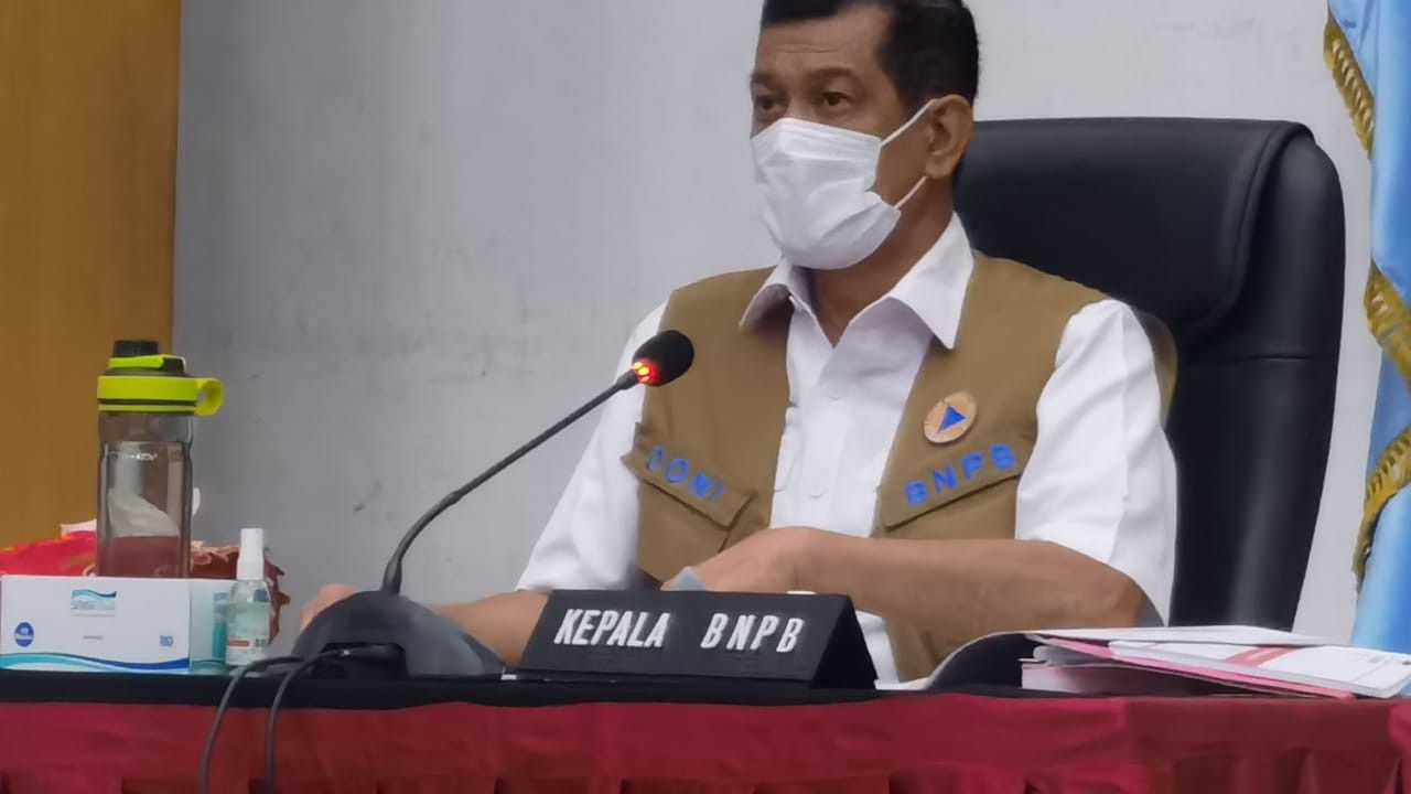 Jokowi Instruksikan Doni Monardo dan Risma Pantau Langsung Dampak Gempa di Sulbar