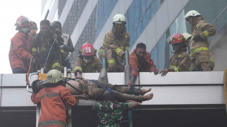 Terungkap Penyebab Kebakaran di Gedung Cyber Mampang: Akibat Arus Pendek