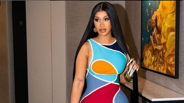 Kasus Pelemparan Mic Cardi B Ditutup Polisi, Ini Alasannya