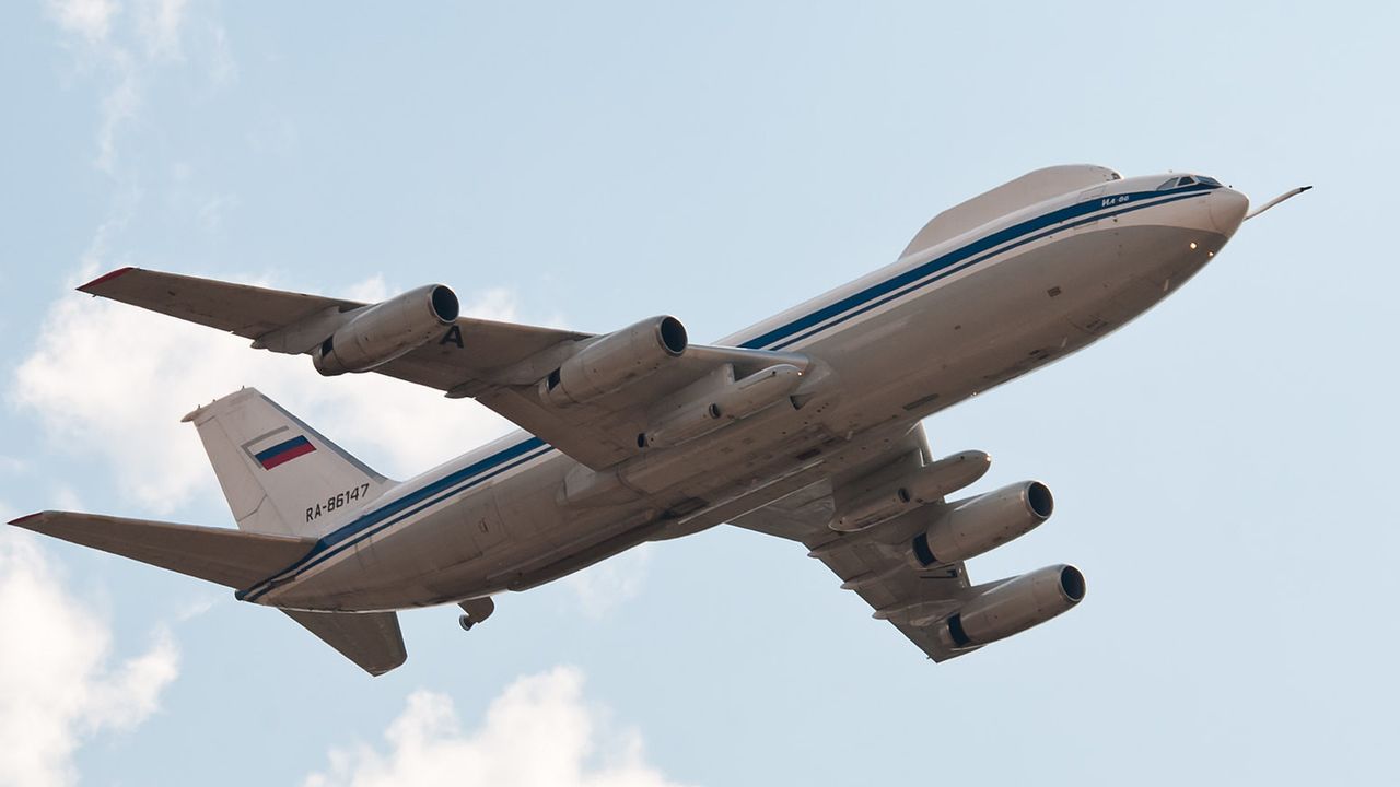 Pesawat 'Hari Kiamat' Presiden Rusia Dipreteli Pencuri