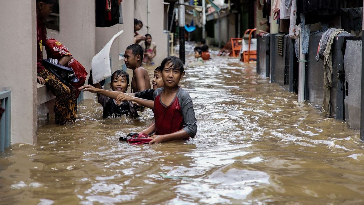 18 RT di Jakarta Masih Banjir pada Pagi Hari Ini, Tinggi Air Capai 1,2 Meter