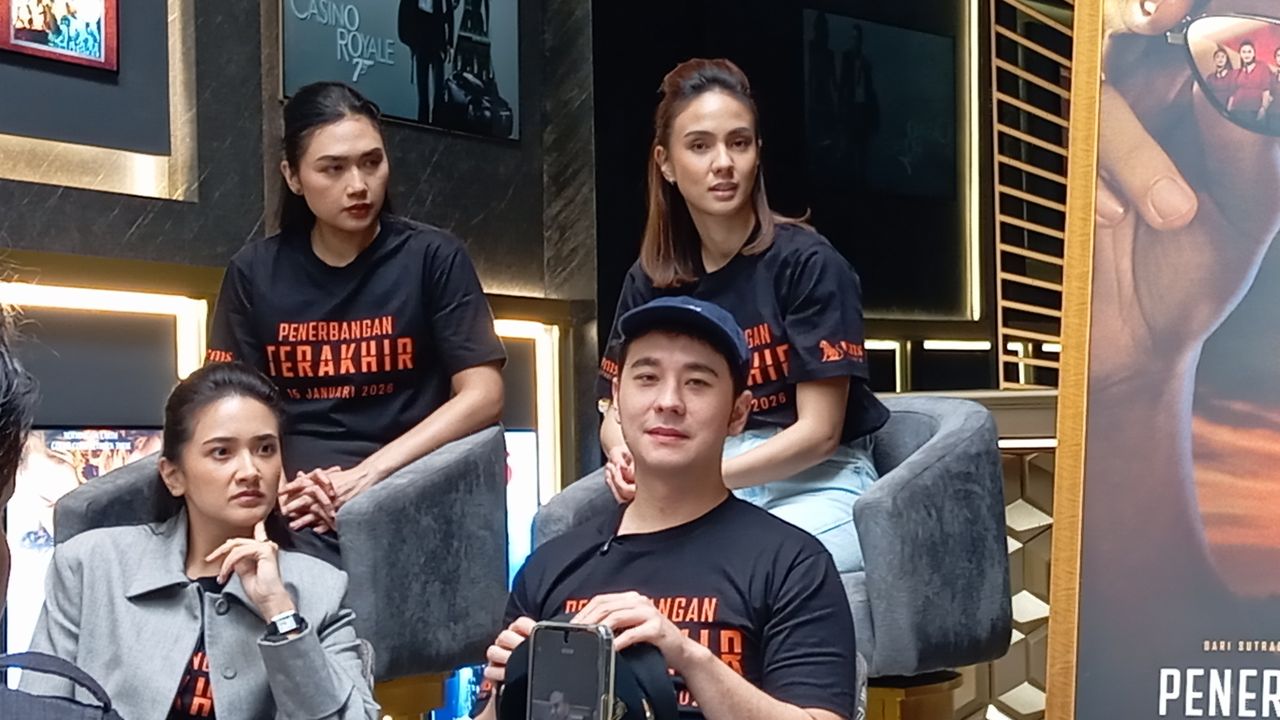 Demi Dalami Peran di Penerbangan Terakhir, Jerome Kurnia Belajar dari Pilot Aktif