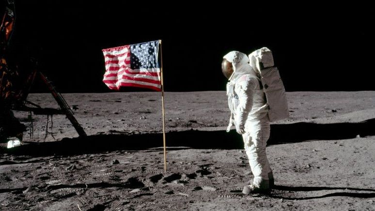 Dipakai ke Bulan 53 Tahun Lalu, Jaket Astronaut Buzz Aldrin Terjual Rp40 Miliar