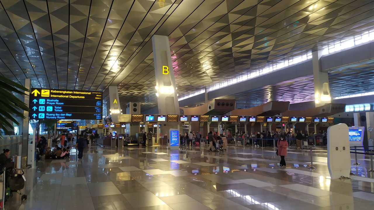 Keberangkatan 14 Calon Jemaah Haji 'Tertahan' di Bandara Soetta, Tak Punya Visa Haji yang Sah, Kok Bisa?