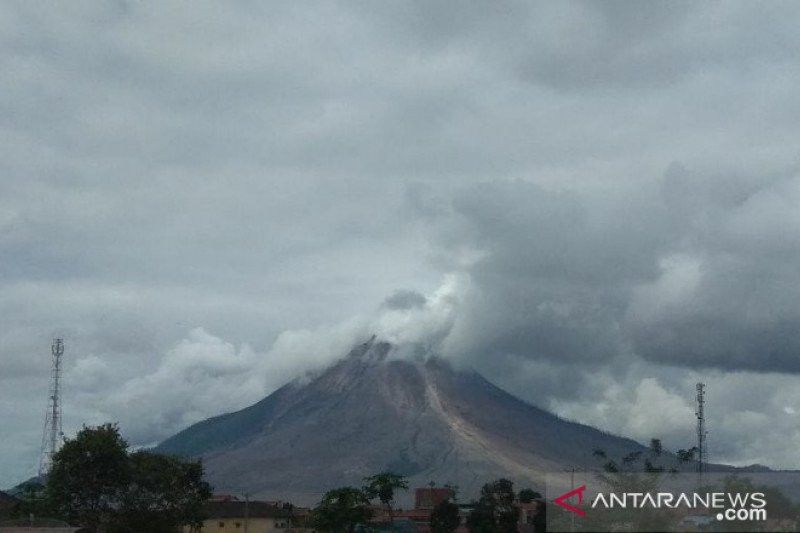 Status Gunung Sinabung Jadi Siaga, Warga Diimbau Menjauh