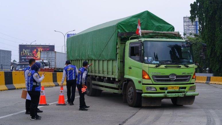 Catat! Angkutan Barang Dilarang Melintas di Jawa Timur dari 22 Desember hingga 1 Januari 2024