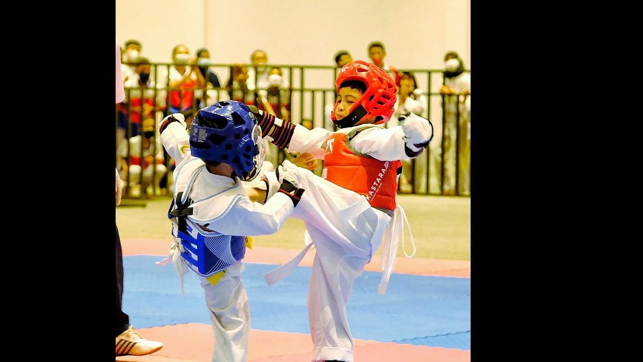 Momen Lucu Jan Ethes Cucu Jokowi Ikuti Kejuaraan Taekwondo: Tendang Lawan dan Sabet Medali Emas