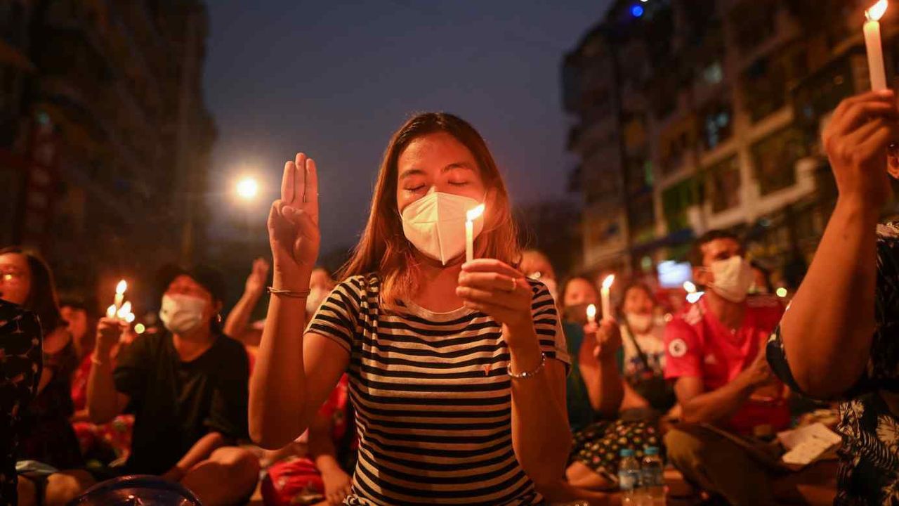 Pabrik China Jadi Sasaran Amuk Massa Demonstran Myanmar, 18 Orang Tewas