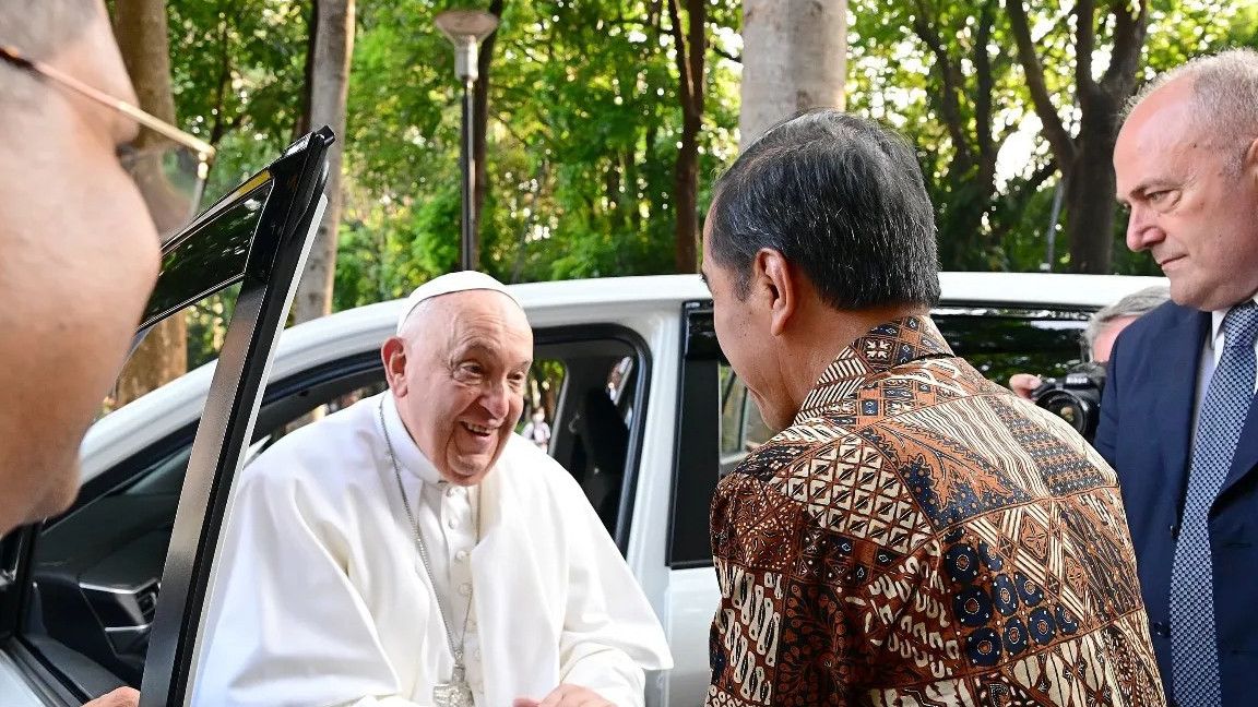 Jokowi Sempat Bahas Resesi Seks dengan Paus Fransiskus, Seperti Apa?