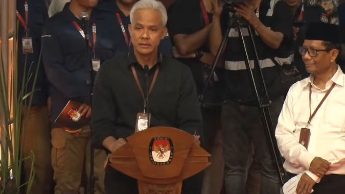 Pendukung Prabowo-Gibran Kompak Soraki Ganjar saat Singgung Drama Pemilu