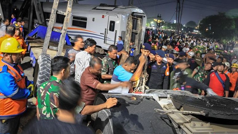 Kasus Kereta Hantam Truk di Semarang, Awak KA Brantas Kondisinya Aman