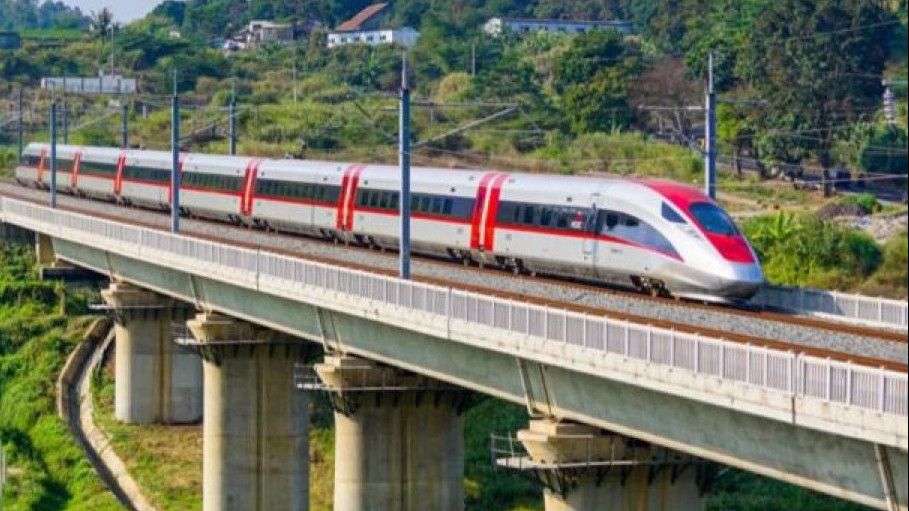 Walau Bermasalah, Prabowo Berniat Perpanjang Rute Kereta Cepat Whoosh ke Banyuwangi