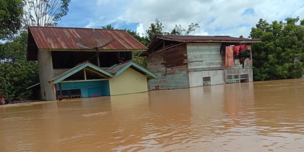 Lima Sungai Meluap Sebabkan Banjir di Kabupaten Landak