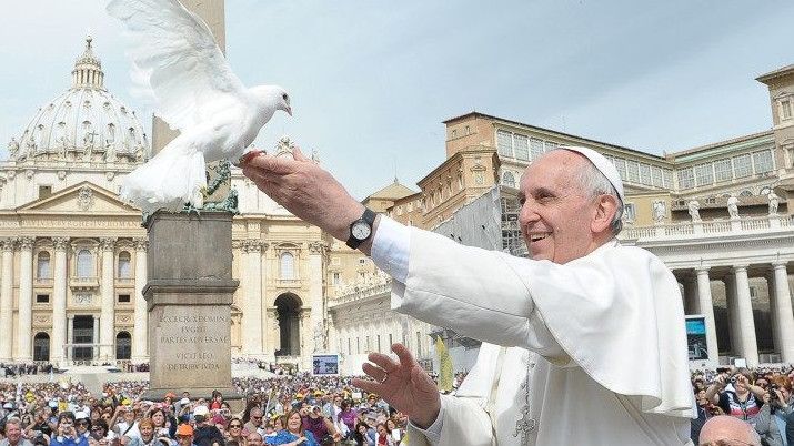 Jenazah Paus Fransiskus Dipindahkan ke Basilika Santo Petrus Rabu Ini