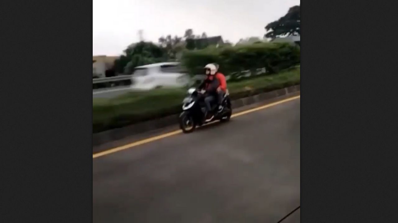 Viral Pengendara Motor Masuk Tol Pasteur Gara-gara Google Maps, Netizen: Lu Kira Maen GTA