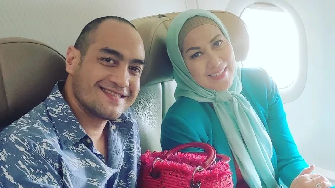 Dipertemukan dengan Ferry Irawan di Ruang Tertutup, Venna Melinda Acungkan Telunjuk