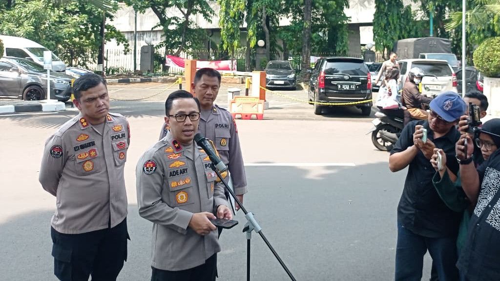 Onadio Leonardo Ditangkap Bersama Wanita Berinisial B Setelah Pakai Ekstasi, Istrinya?